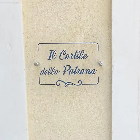 アパート Il Cortile Della Patrona シラクーサ